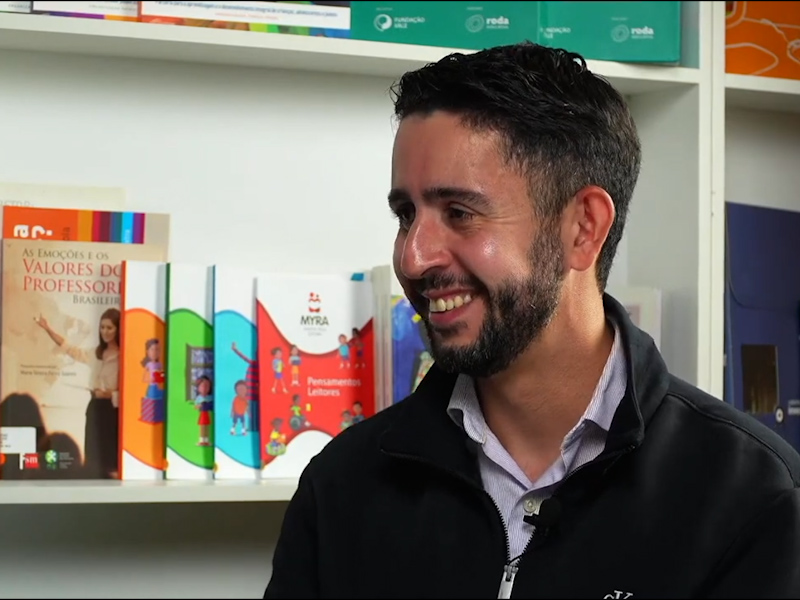 Foto de Ernesto Martins Faria, homem de pele clara e cabelos e barba escuros